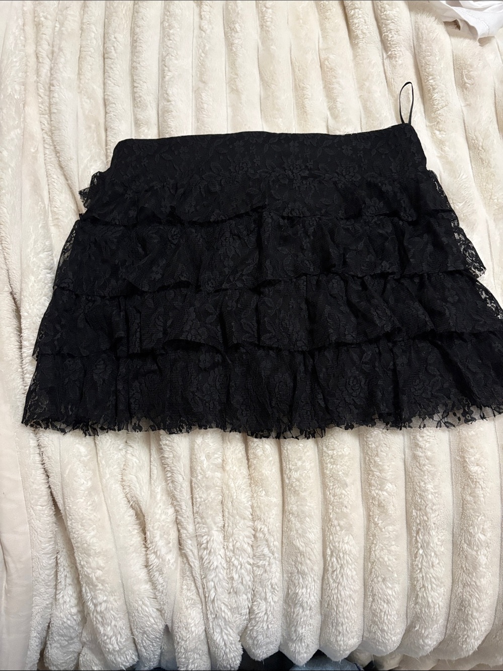 Ruffled lace skirt